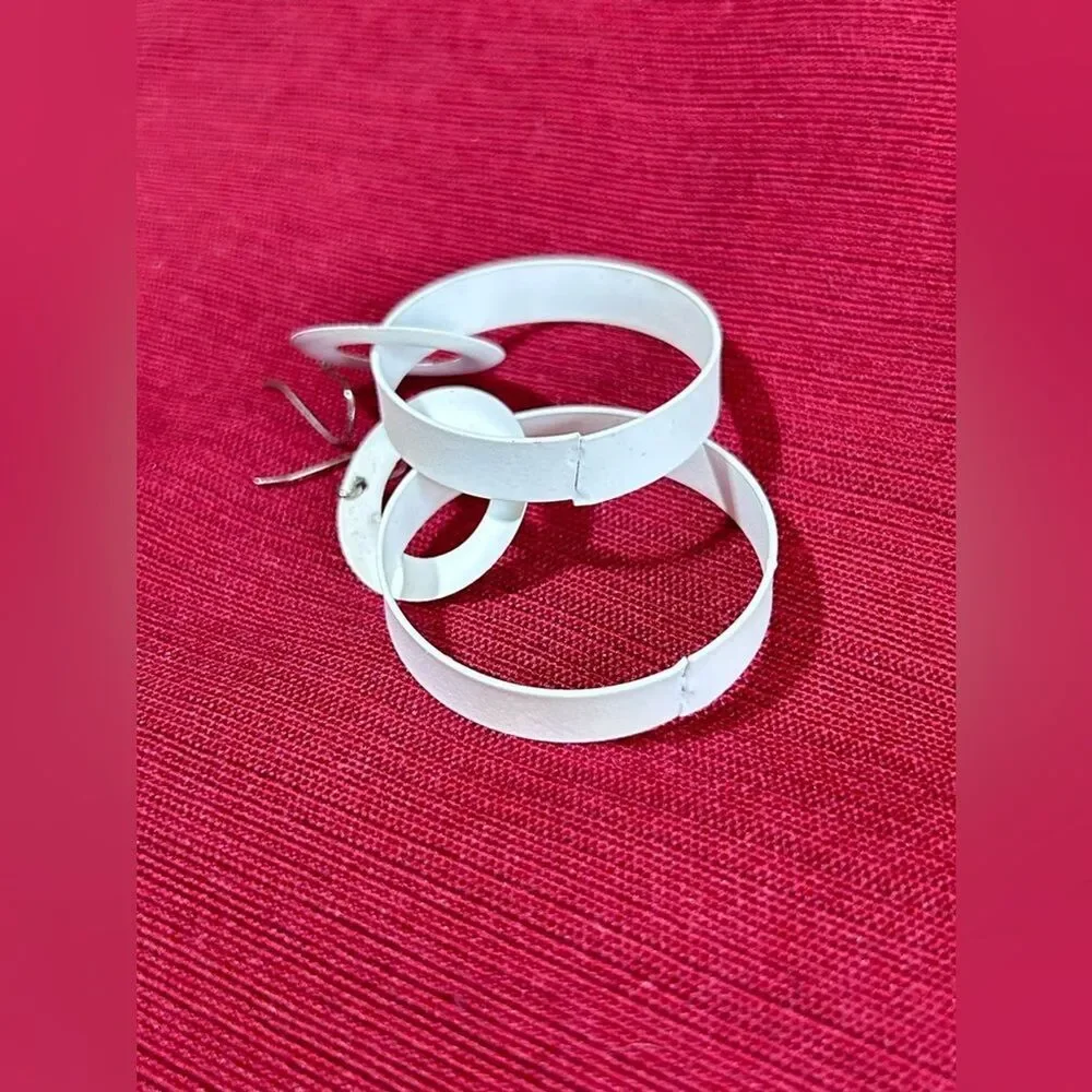 Double Hoop White Metal Earrings Retro 70’s 80’s Disco Chunky GUC Matte Party